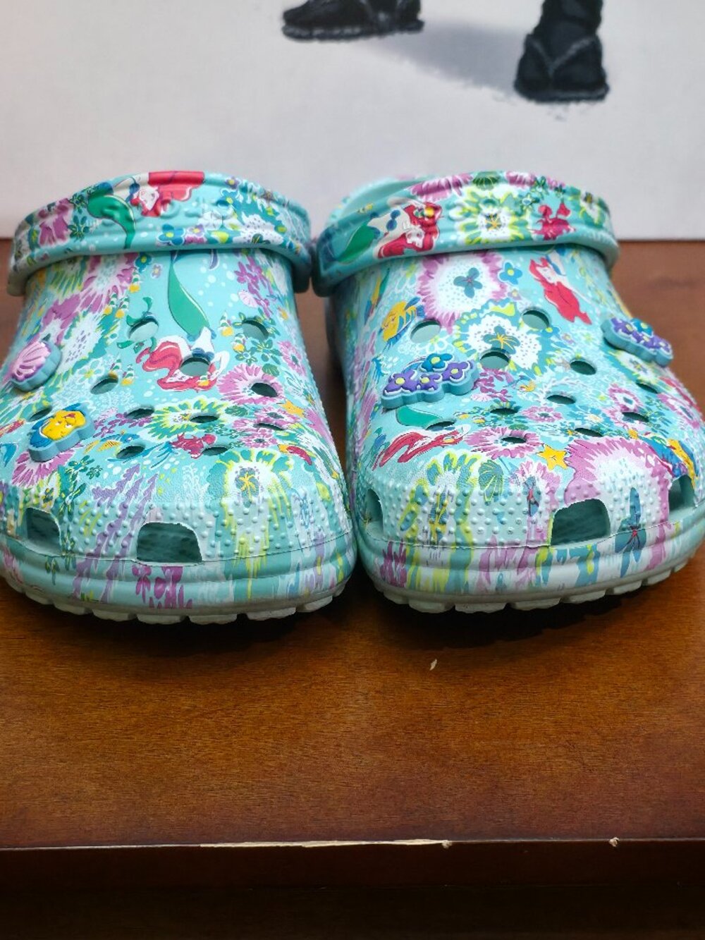 Disney x Vera Bradly Classic Clog - Picture 2 of 5
